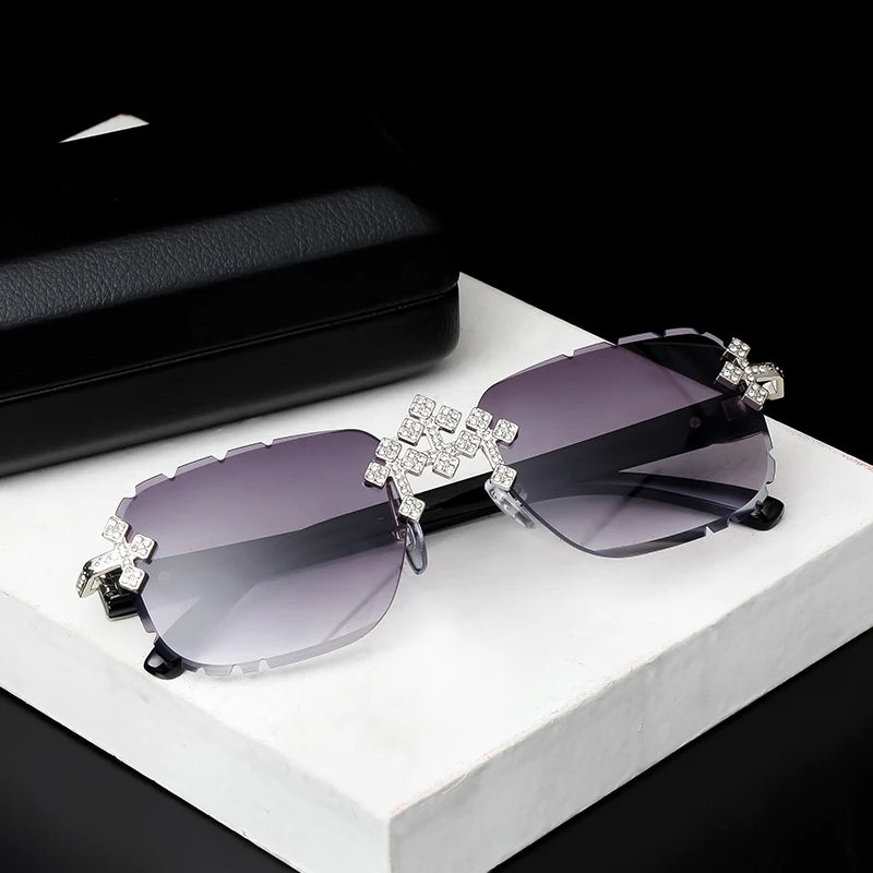 Lunette Divine Cross